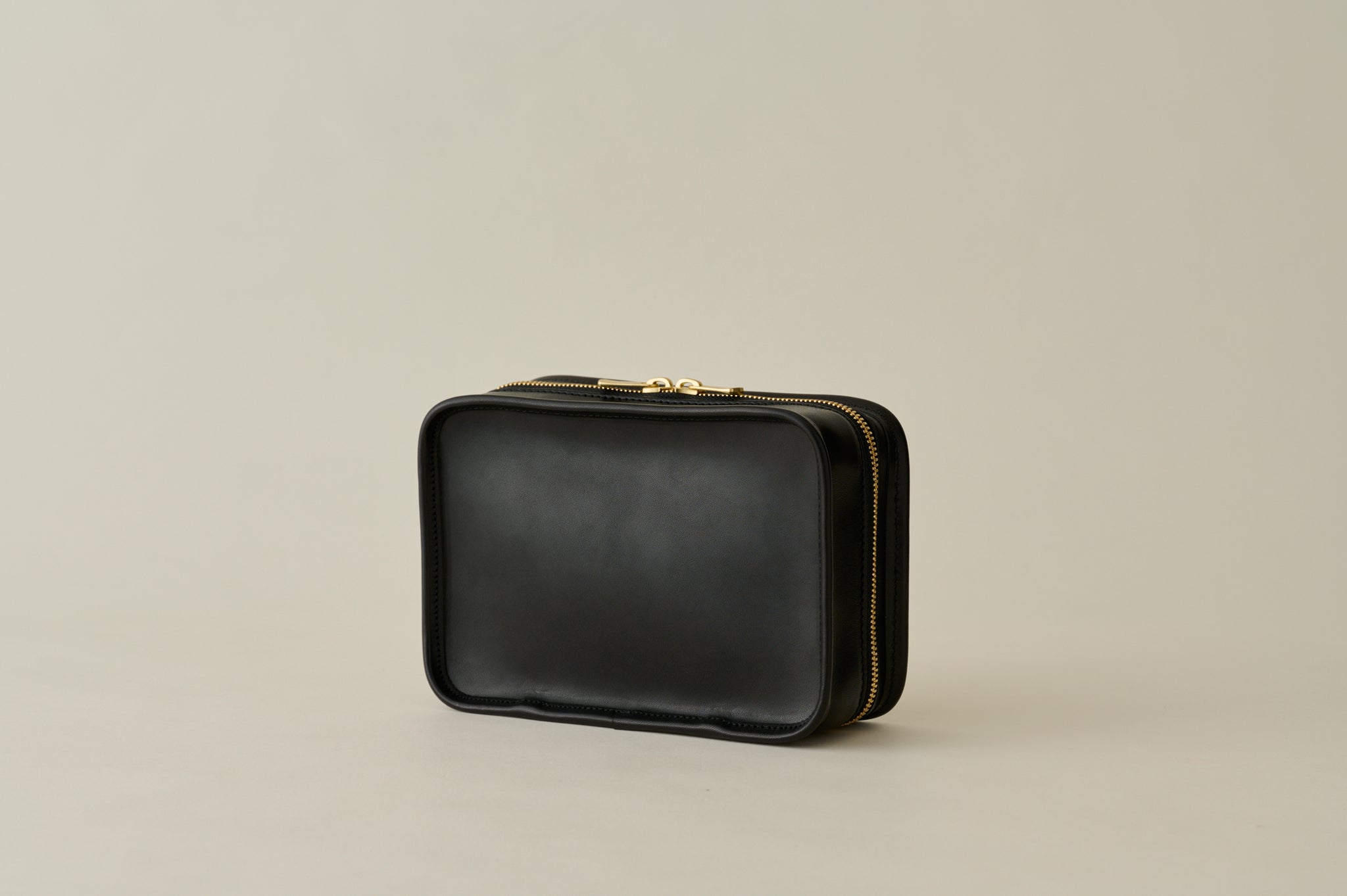 Leather Second Bag │ LIFESTYLIST