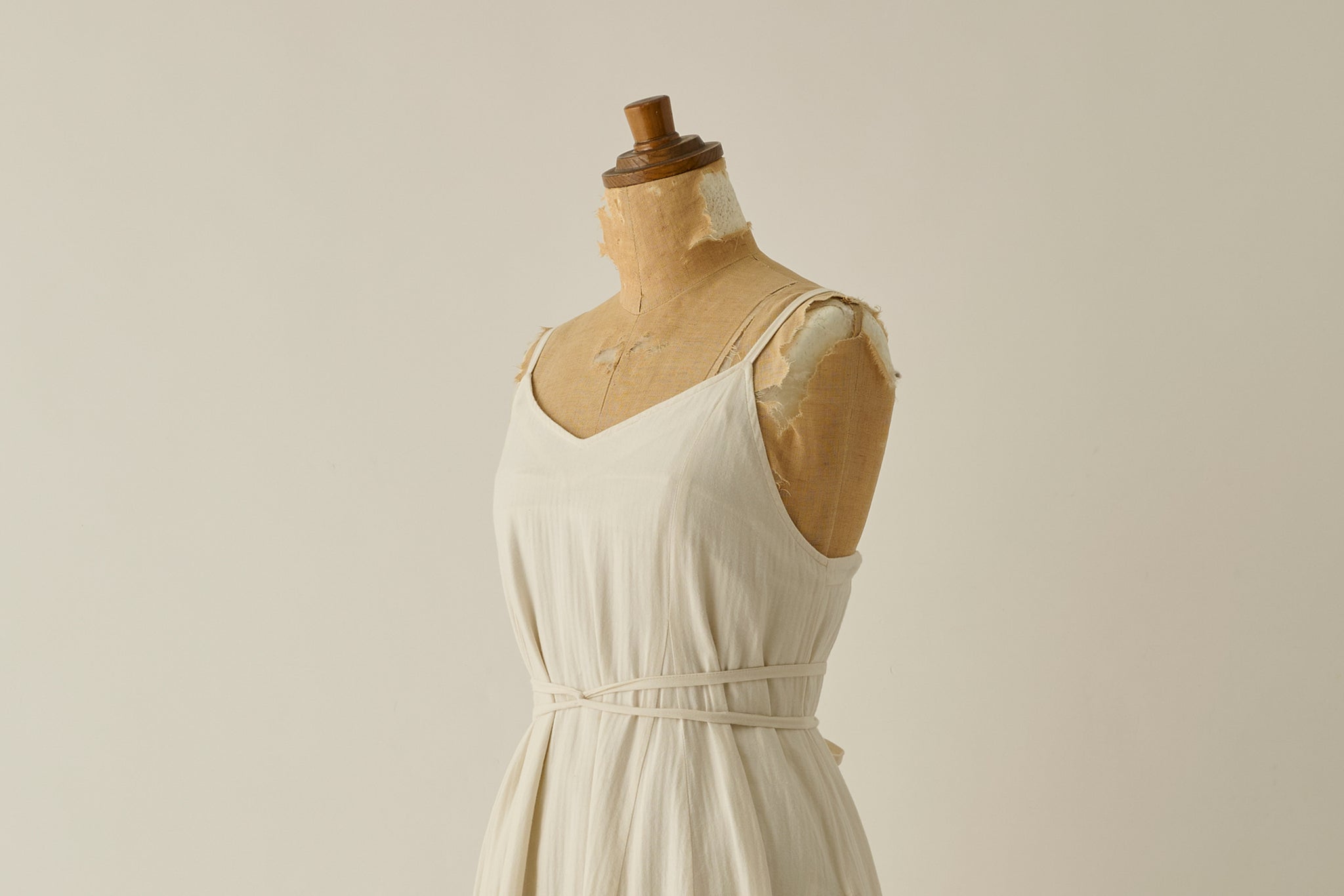 Calm Dress shiro │ LIFESTYLIST