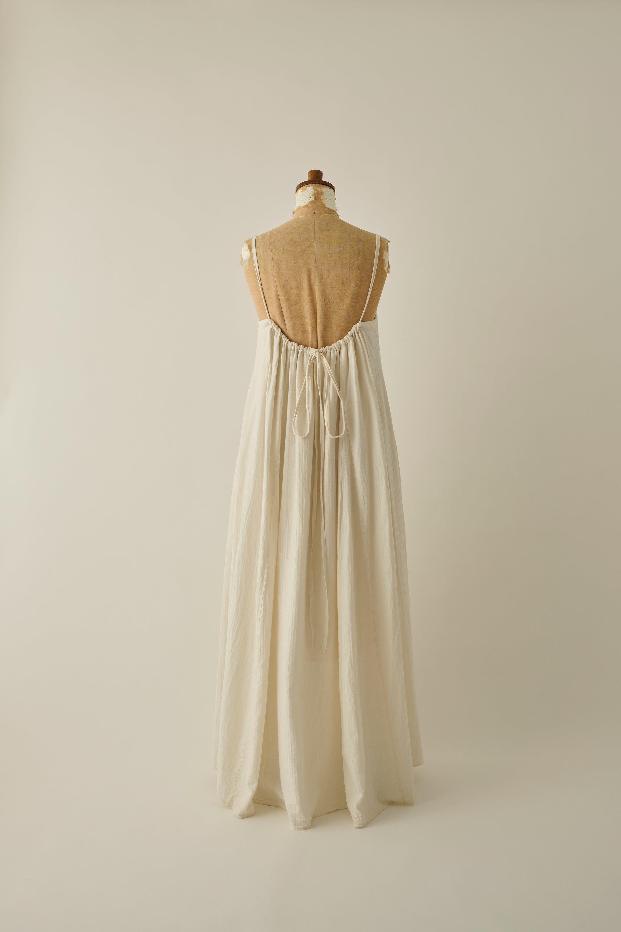 Calm Dress shiro │ LIFESTYLIST