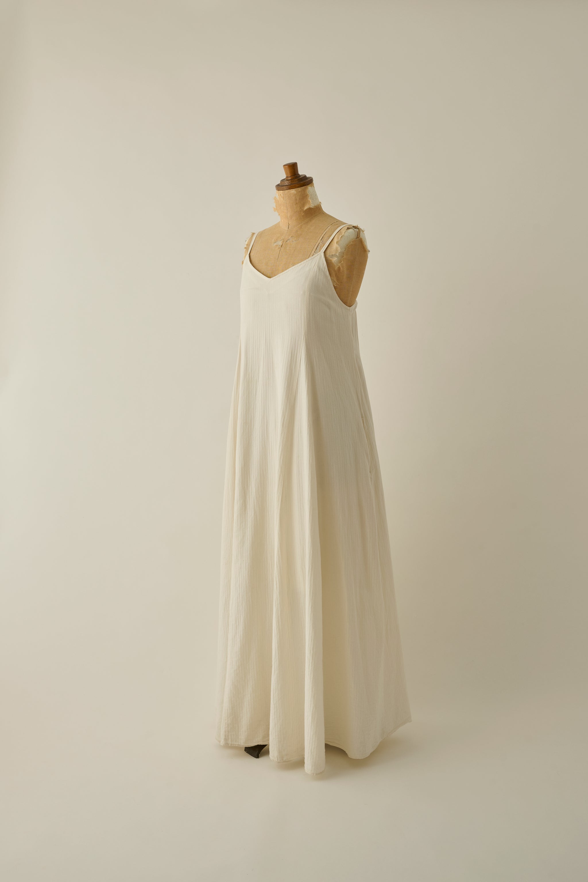 Calm Dress shiro │ LIFESTYLIST