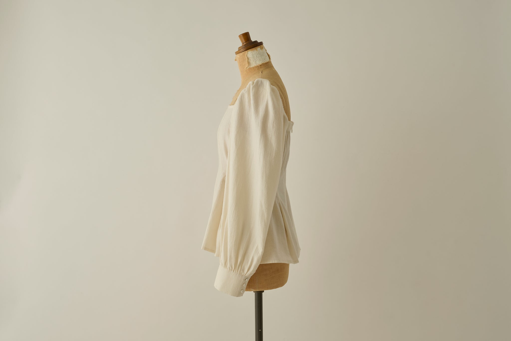 ワンピース lifestylist Calm Dress shiro Calm Dress shiro │ LIFESTYLIST