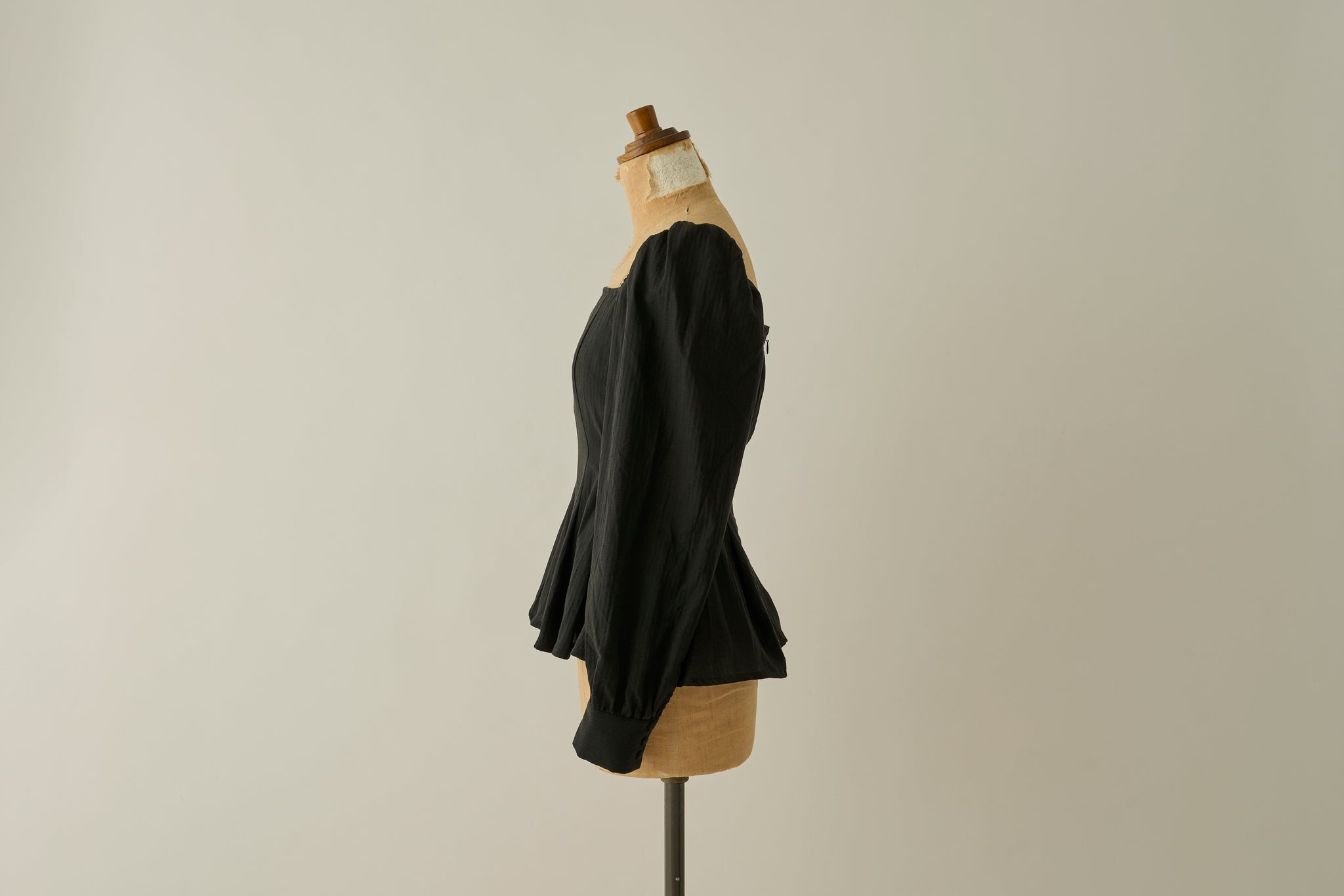 Calm Dress Tops kuro │ LIFESTYLIST