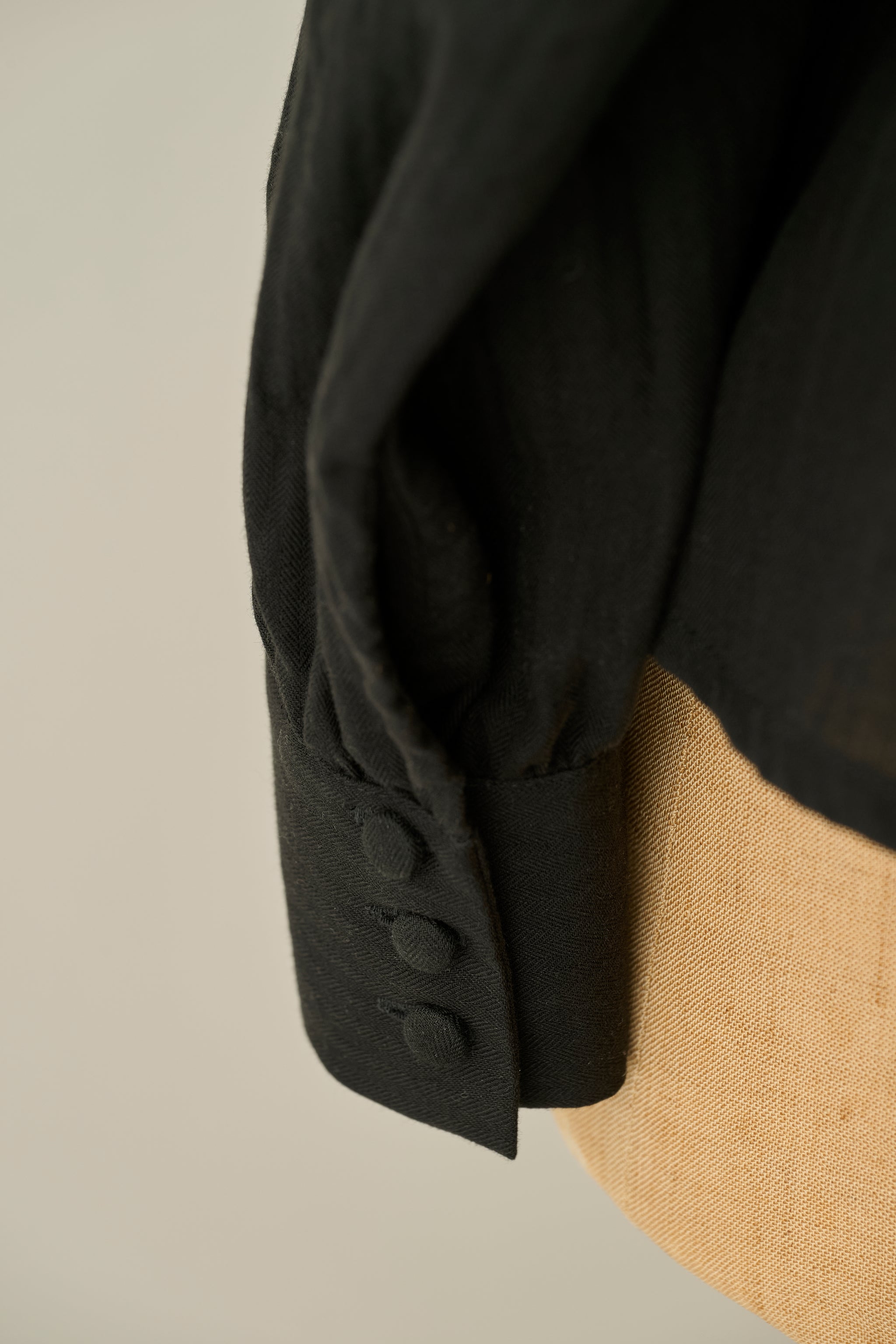 Calm Dress Tops kuro │ LIFESTYLIST