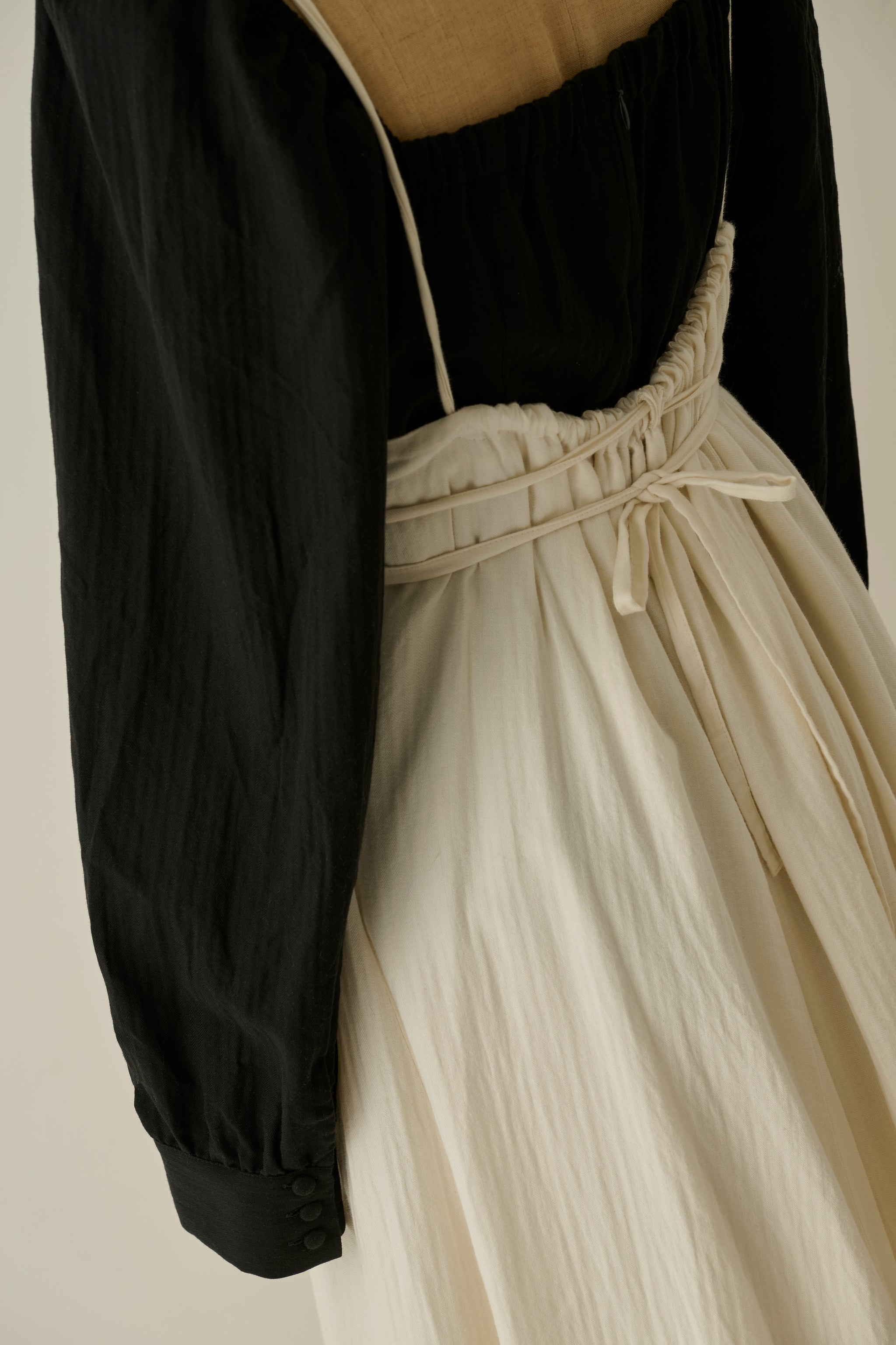 LIFE STYLIST ライフスタイリスト　Calm Dress kuro Calm Dress kuro │ LIFESTYLIST
