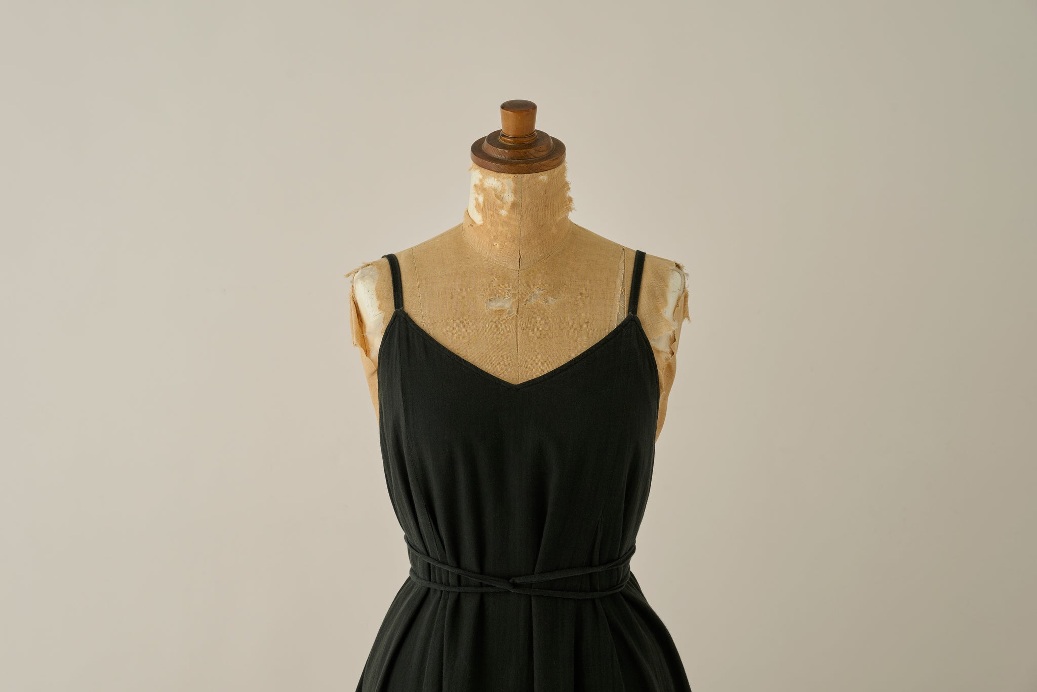 LIFE STYLIST ライフスタイリスト　Calm Dress kuro Calm Dress kuro │ LIFESTYLIST
