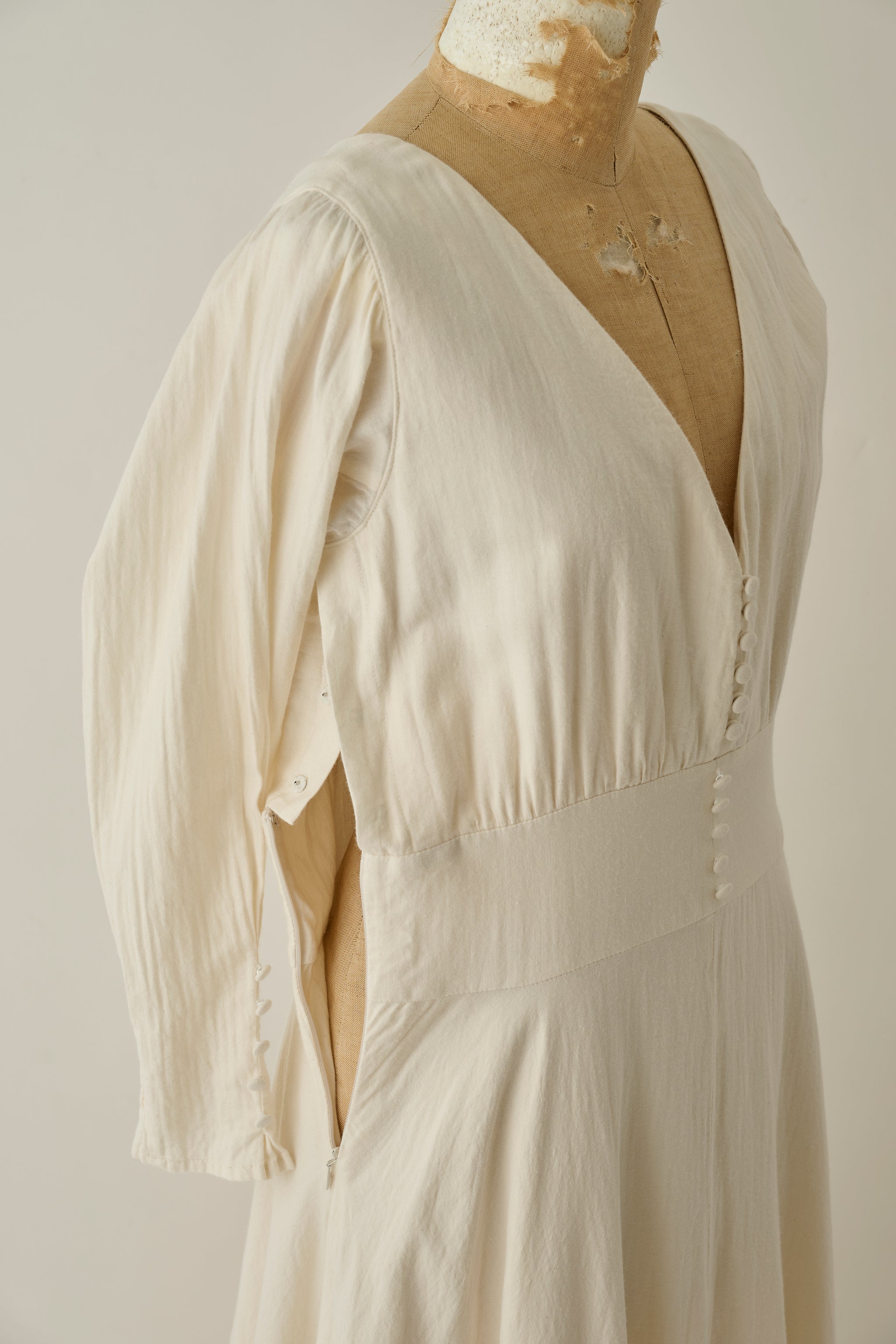 Long Sleeve Calm Dress shiro │ LIFESTYLIST